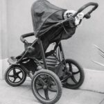 Poussette 3 roues ou 4 roues : laquelle pour quel usage ?