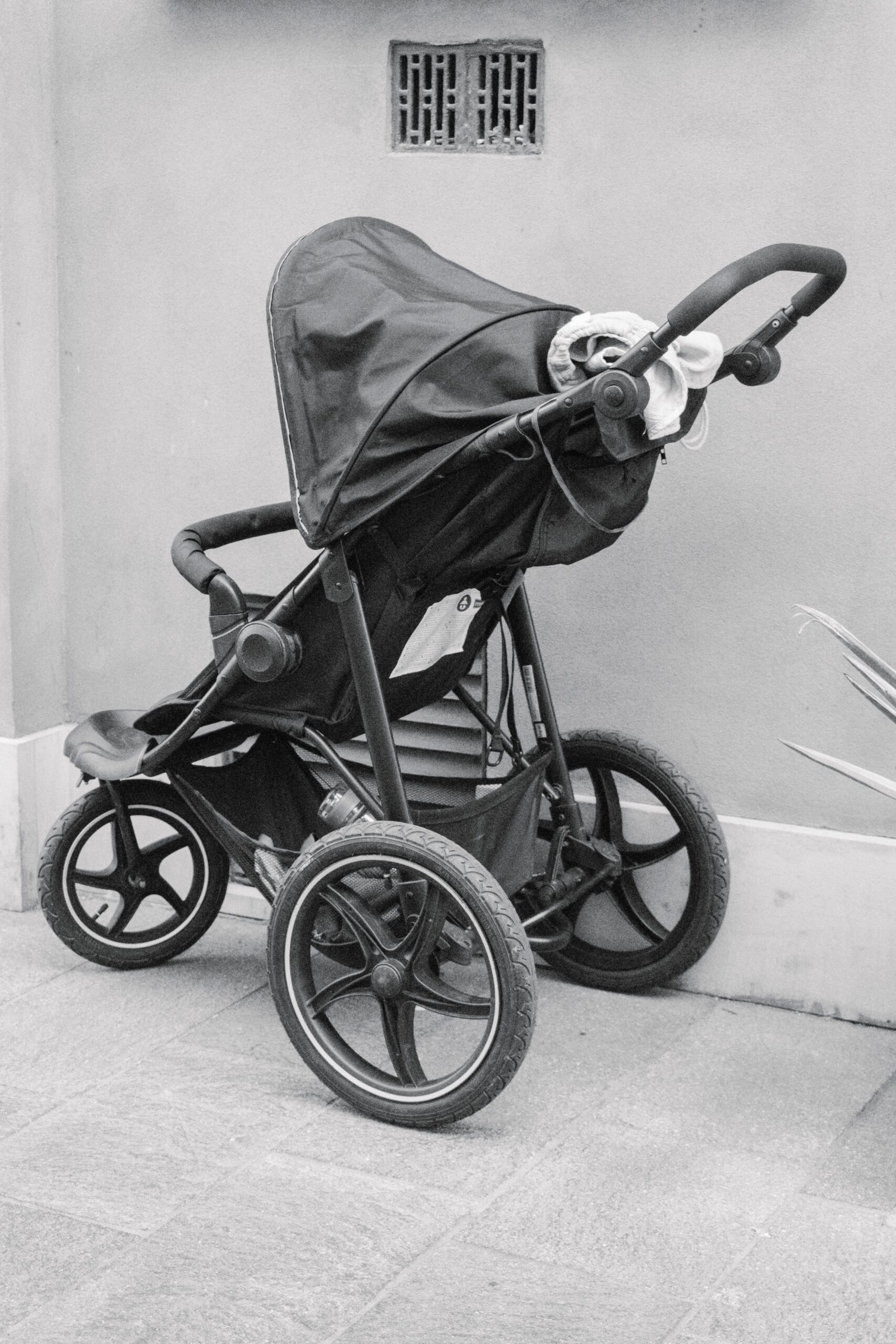 Poussette 3 roues ou 4 roues : laquelle pour quel usage ?